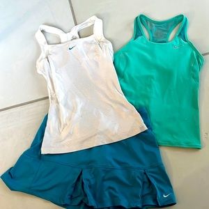 Small Nike tennis outfit.